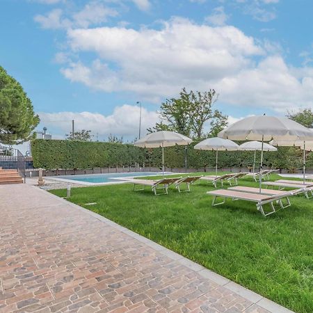 -Free Pool And Parking- Garda House Apartments カステルヌオーヴォ・デル・ガルダ エクステリア 写真