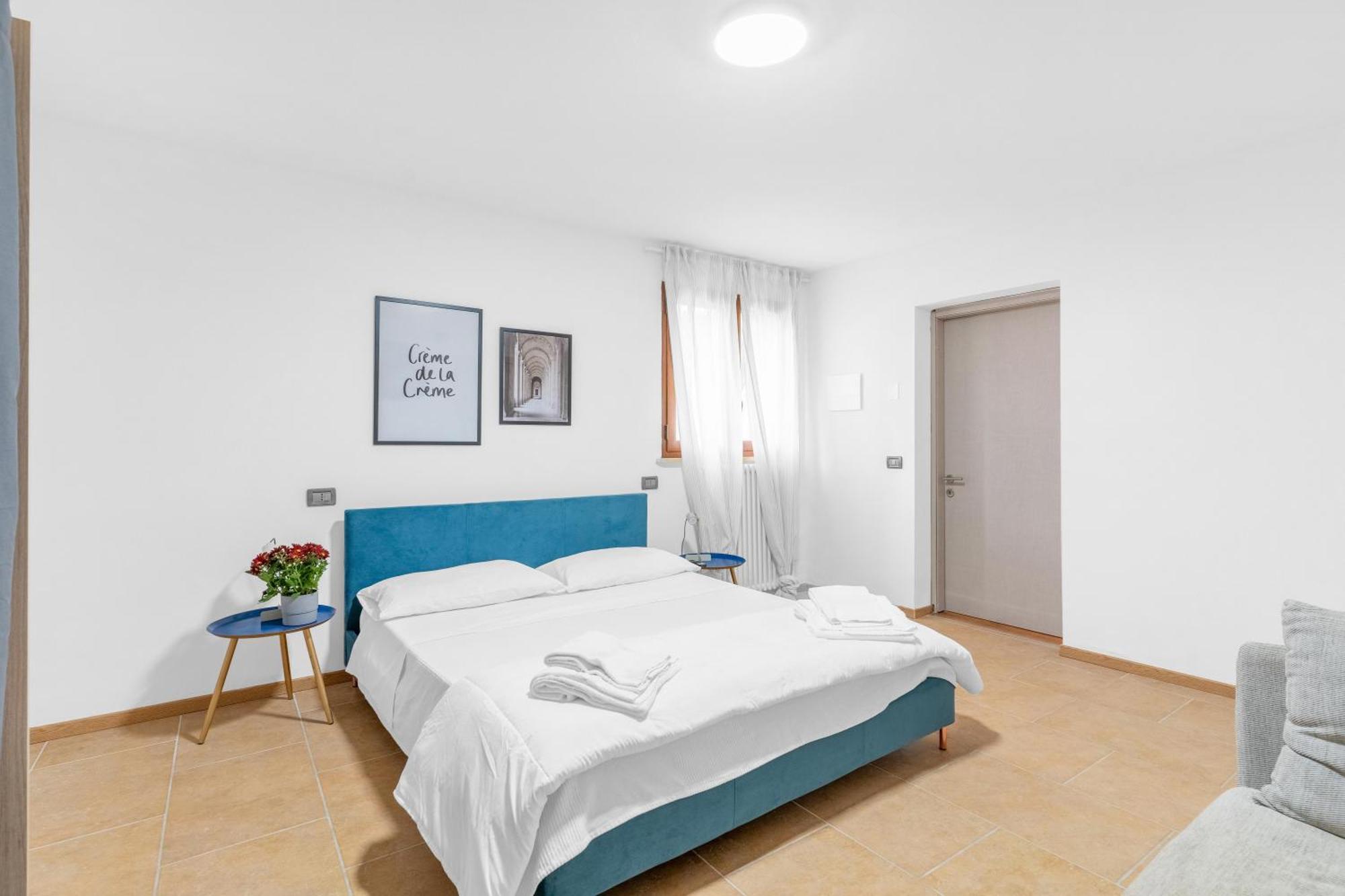 -Free Pool And Parking- Garda House Apartments カステルヌオーヴォ・デル・ガルダ エクステリア 写真