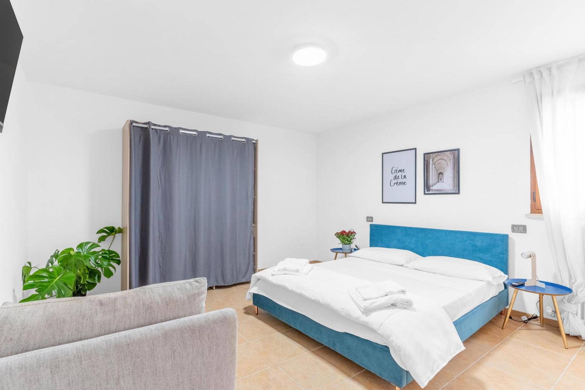 -Free Pool And Parking- Garda House Apartments カステルヌオーヴォ・デル・ガルダ エクステリア 写真