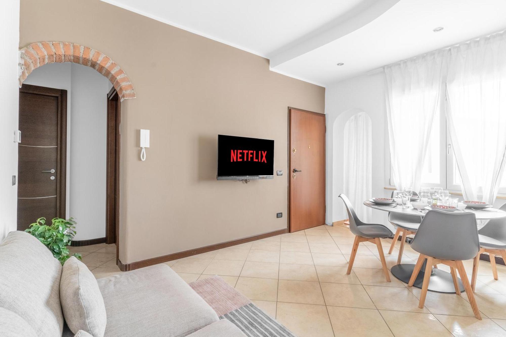 -Free Pool And Parking- Garda House Apartments カステルヌオーヴォ・デル・ガルダ エクステリア 写真