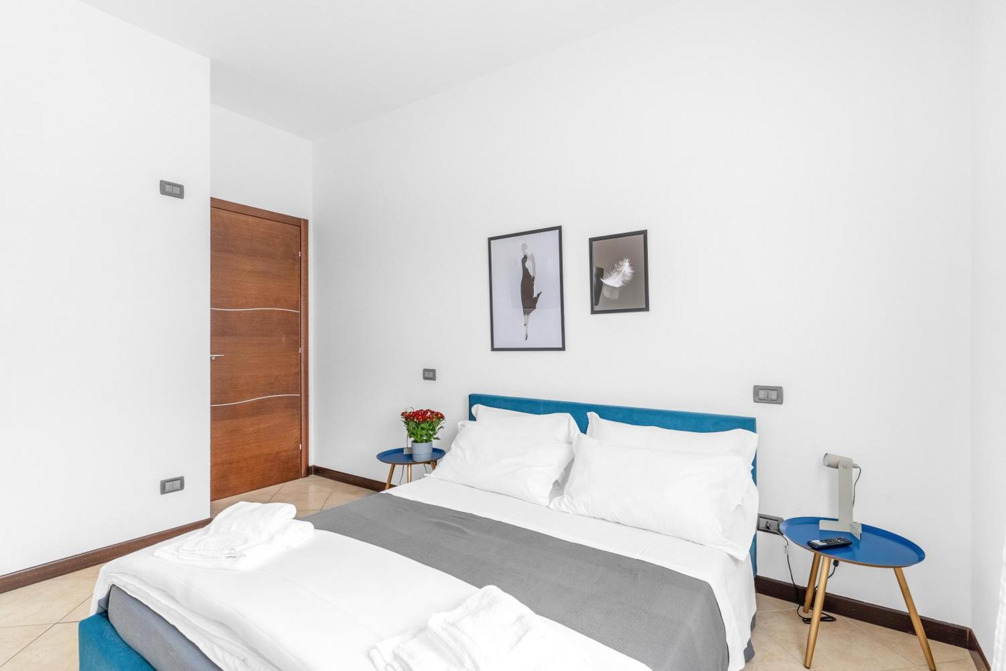 -Free Pool And Parking- Garda House Apartments カステルヌオーヴォ・デル・ガルダ エクステリア 写真