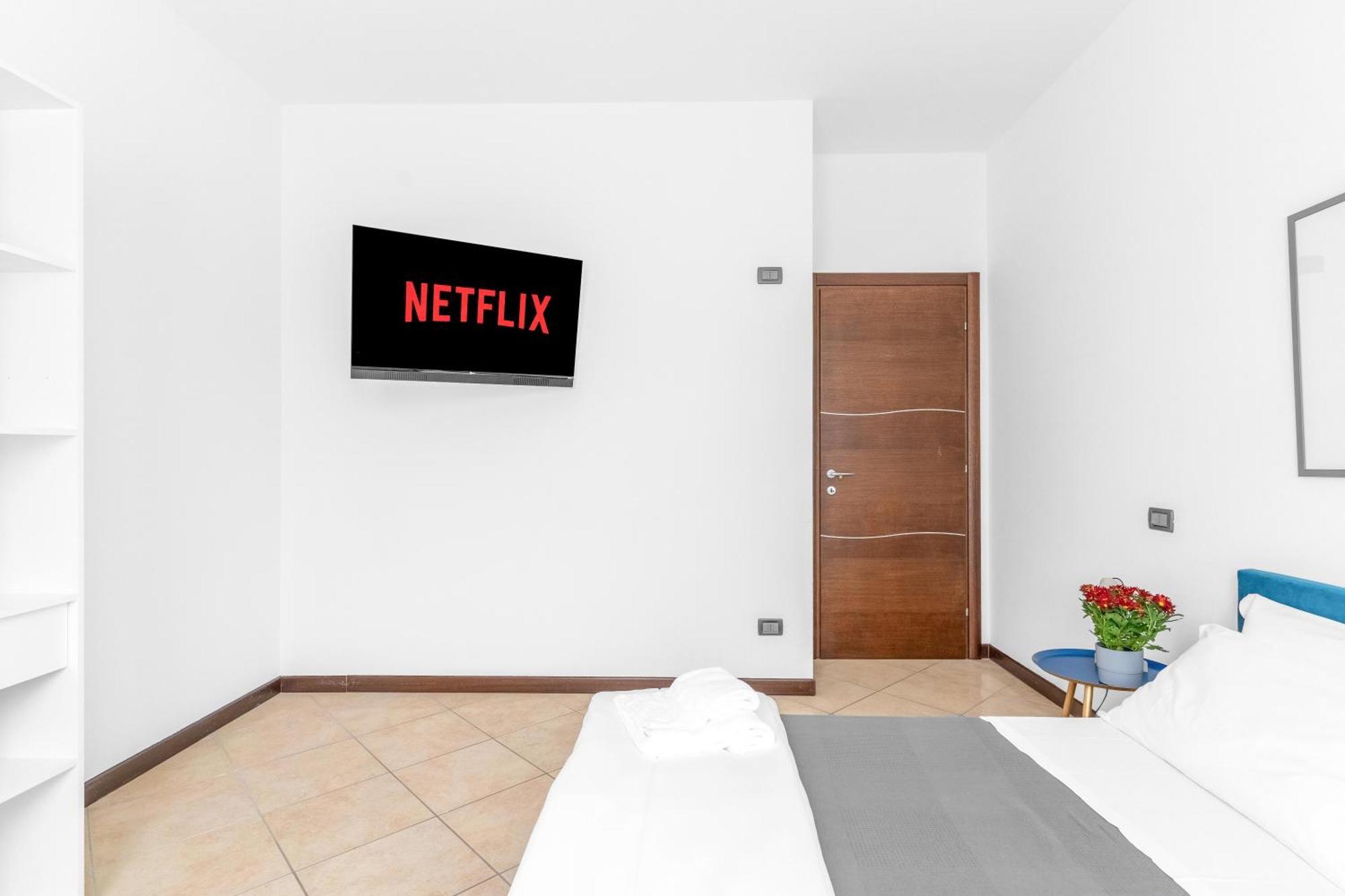 -Free Pool And Parking- Garda House Apartments カステルヌオーヴォ・デル・ガルダ エクステリア 写真