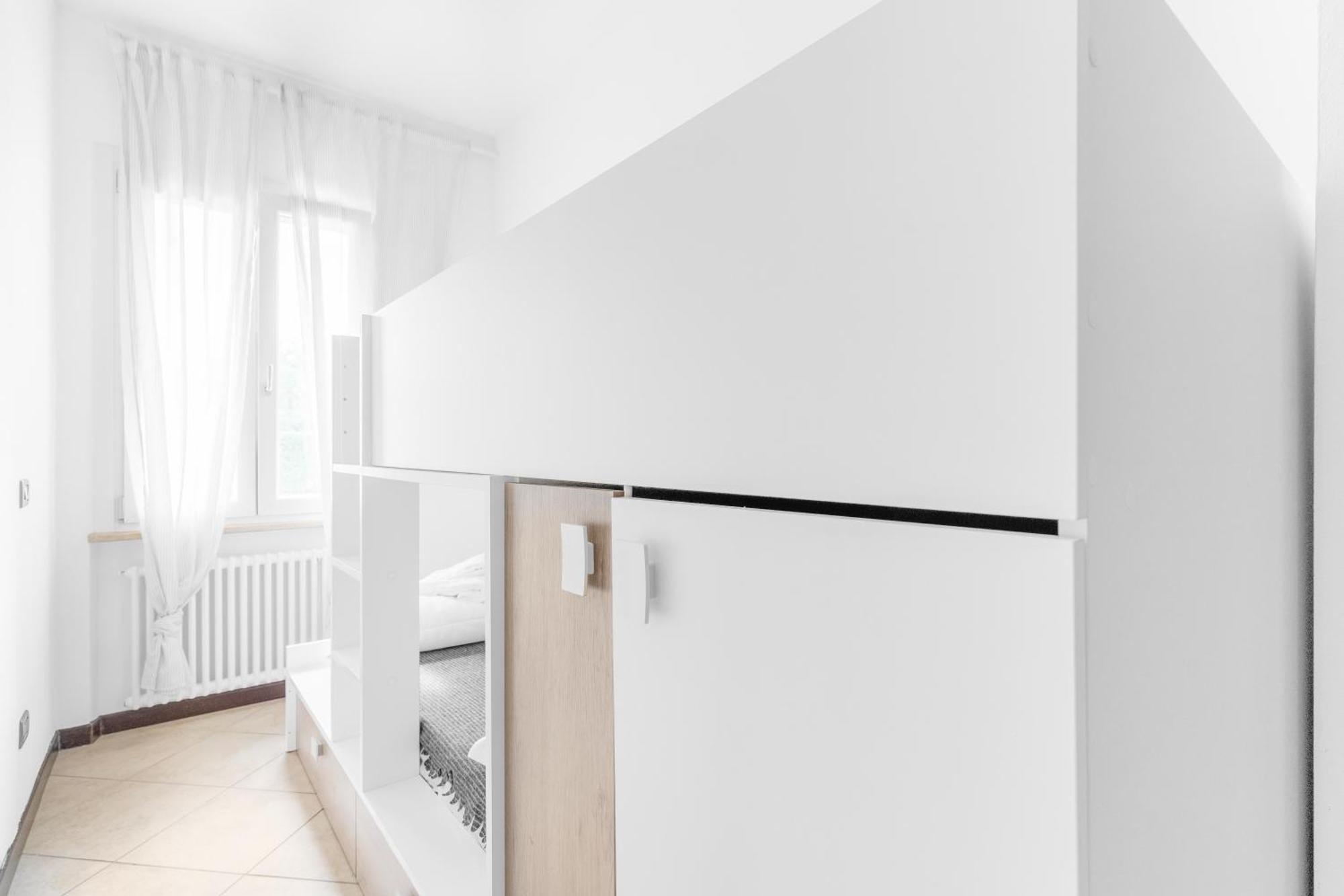 -Free Pool And Parking- Garda House Apartments カステルヌオーヴォ・デル・ガルダ エクステリア 写真