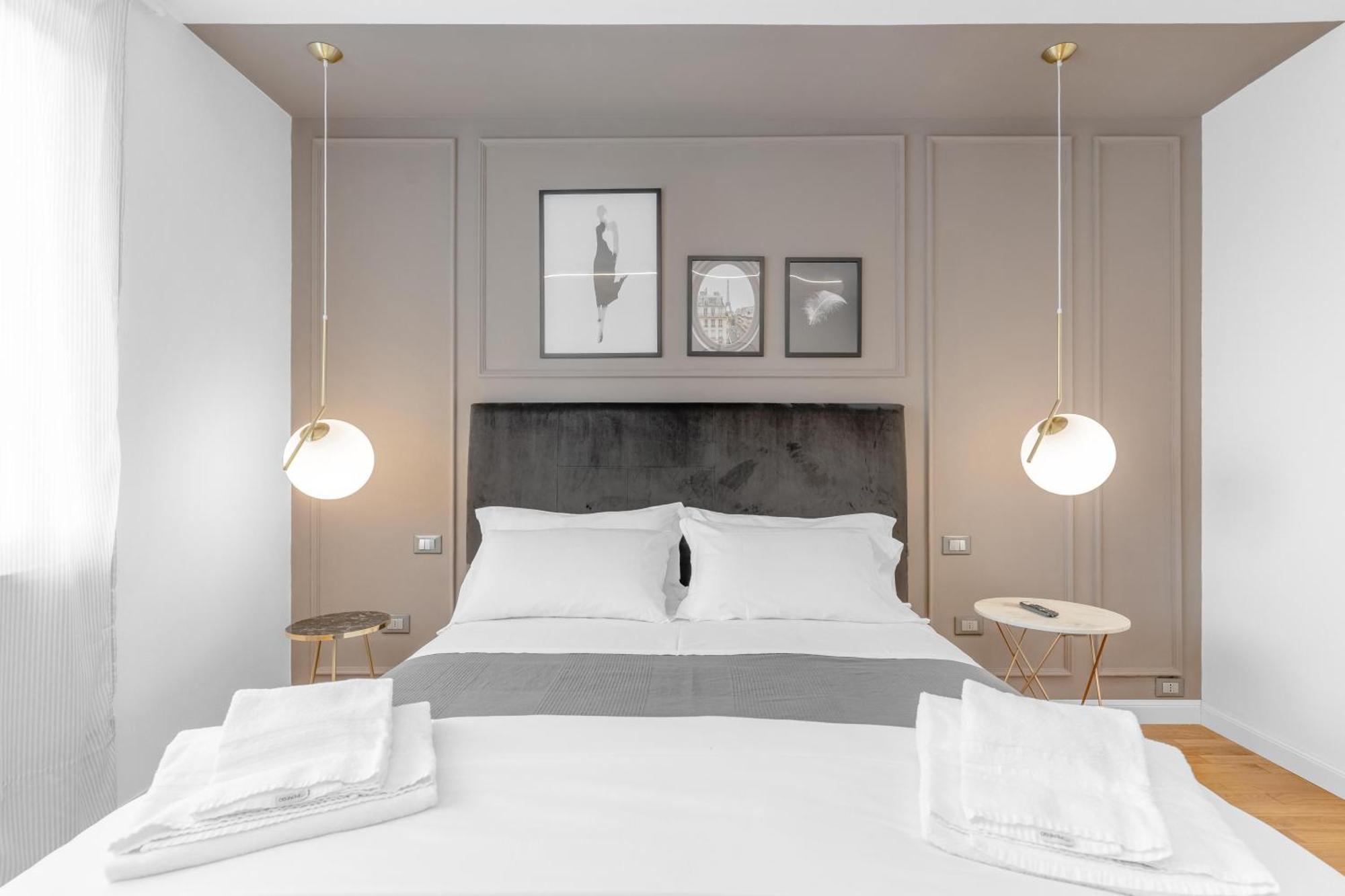 -Free Pool And Parking- Garda House Apartments カステルヌオーヴォ・デル・ガルダ エクステリア 写真