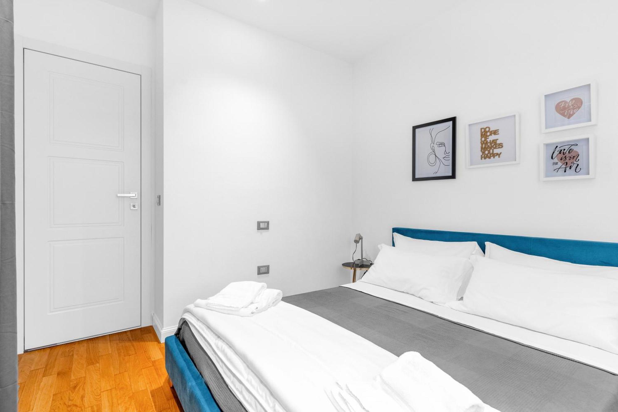 -Free Pool And Parking- Garda House Apartments カステルヌオーヴォ・デル・ガルダ エクステリア 写真