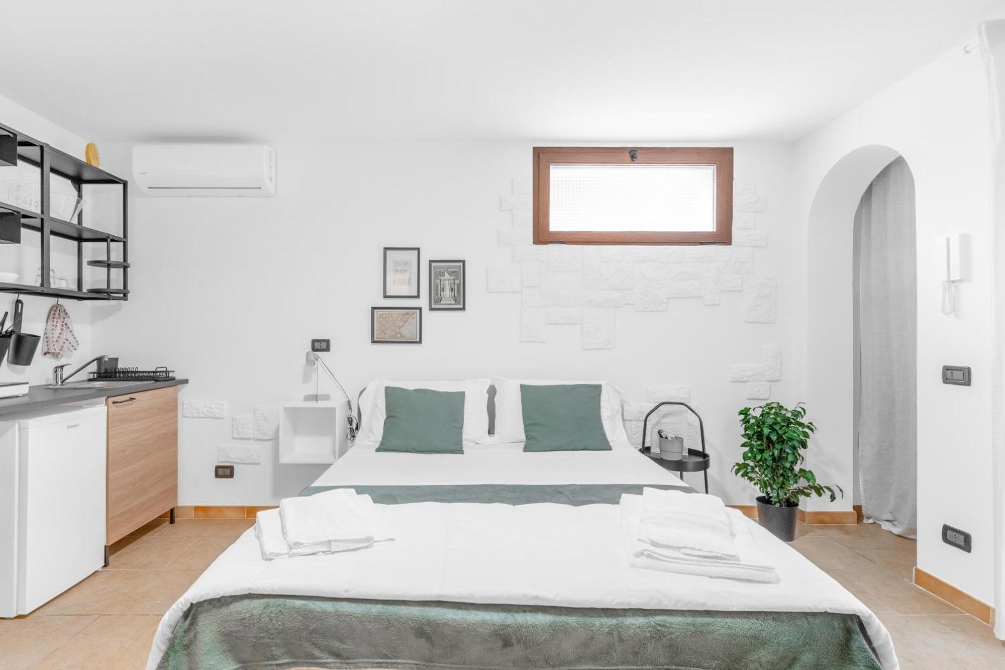 -Free Pool And Parking- Garda House Apartments カステルヌオーヴォ・デル・ガルダ エクステリア 写真